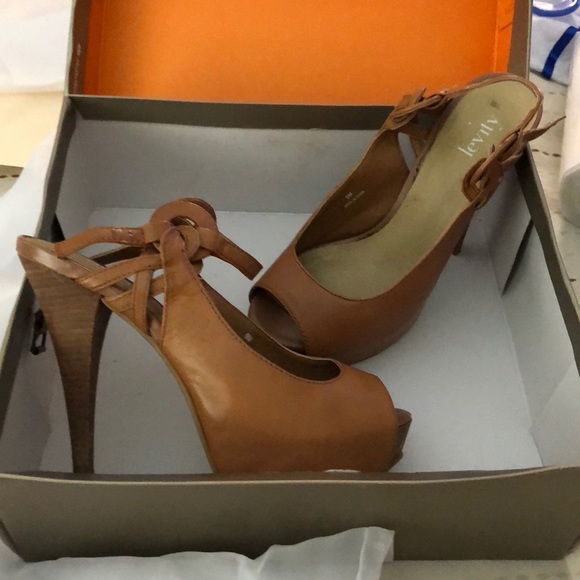 Heels - Picture 1 of 1